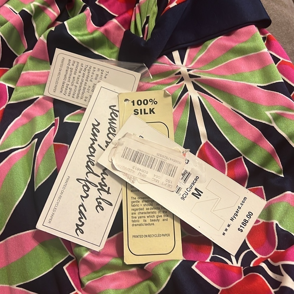 NWT Peter Nygard Designer 100% Silk Dress, Sz. Medium. - Picture 12 of 12